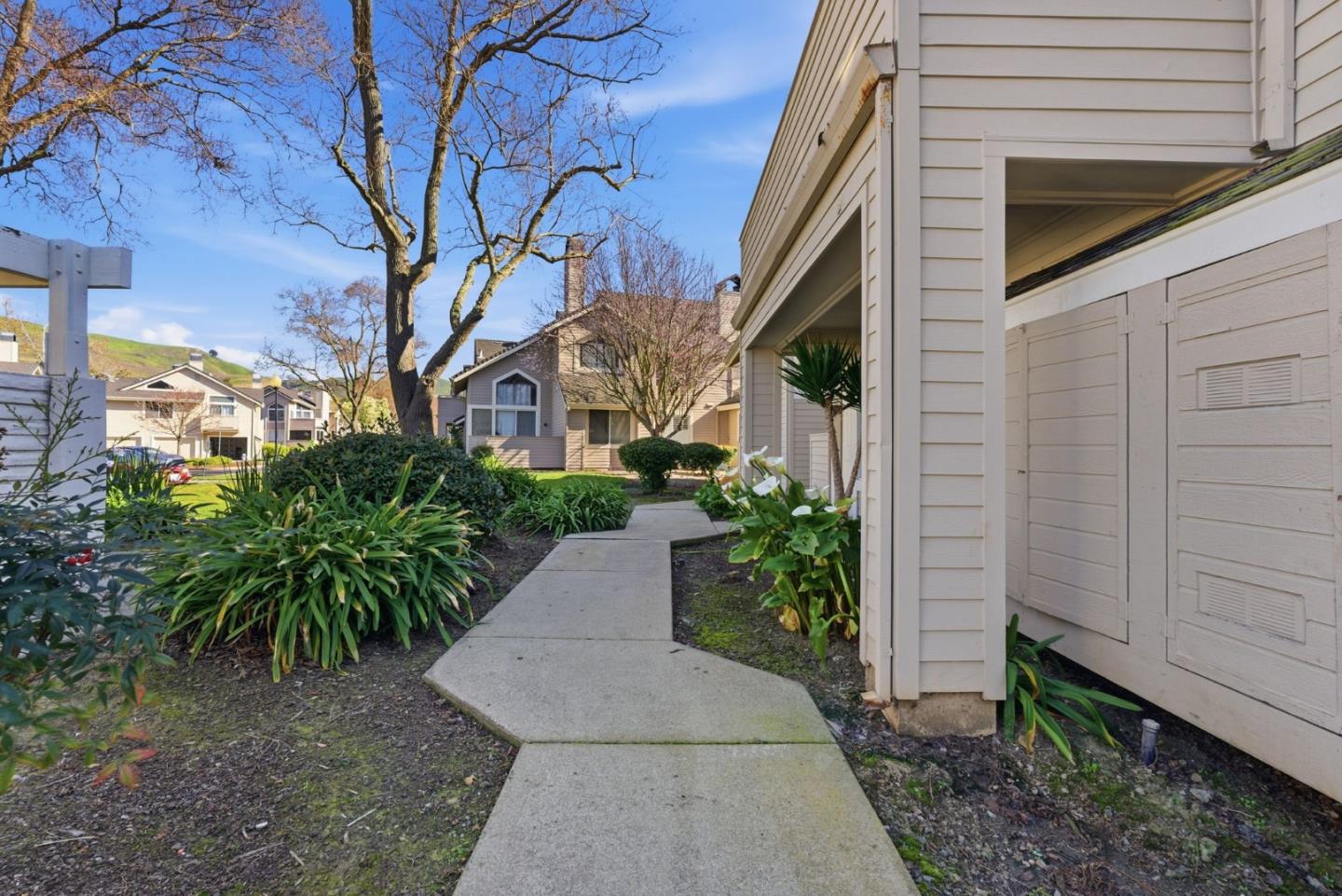 Detail Gallery Image 38 of 48 For 301 Boatswain Ct, Hercules,  CA 94547 - 2 Beds | 2 Baths