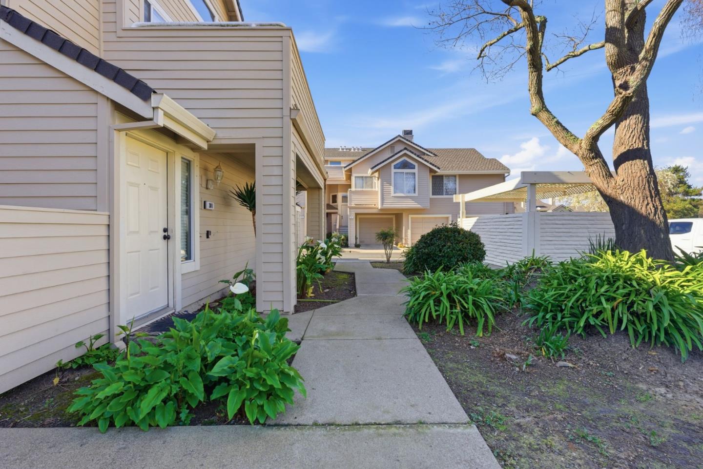 Detail Gallery Image 46 of 48 For 301 Boatswain Ct, Hercules,  CA 94547 - 2 Beds | 2 Baths