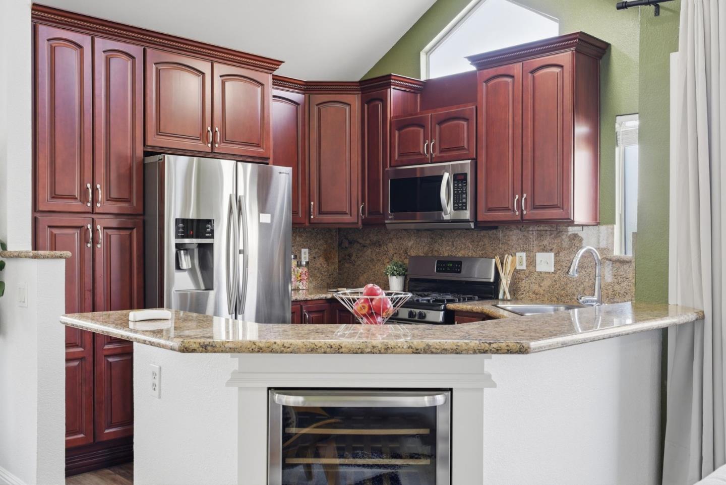 Detail Gallery Image 9 of 48 For 301 Boatswain Ct, Hercules,  CA 94547 - 2 Beds | 2 Baths