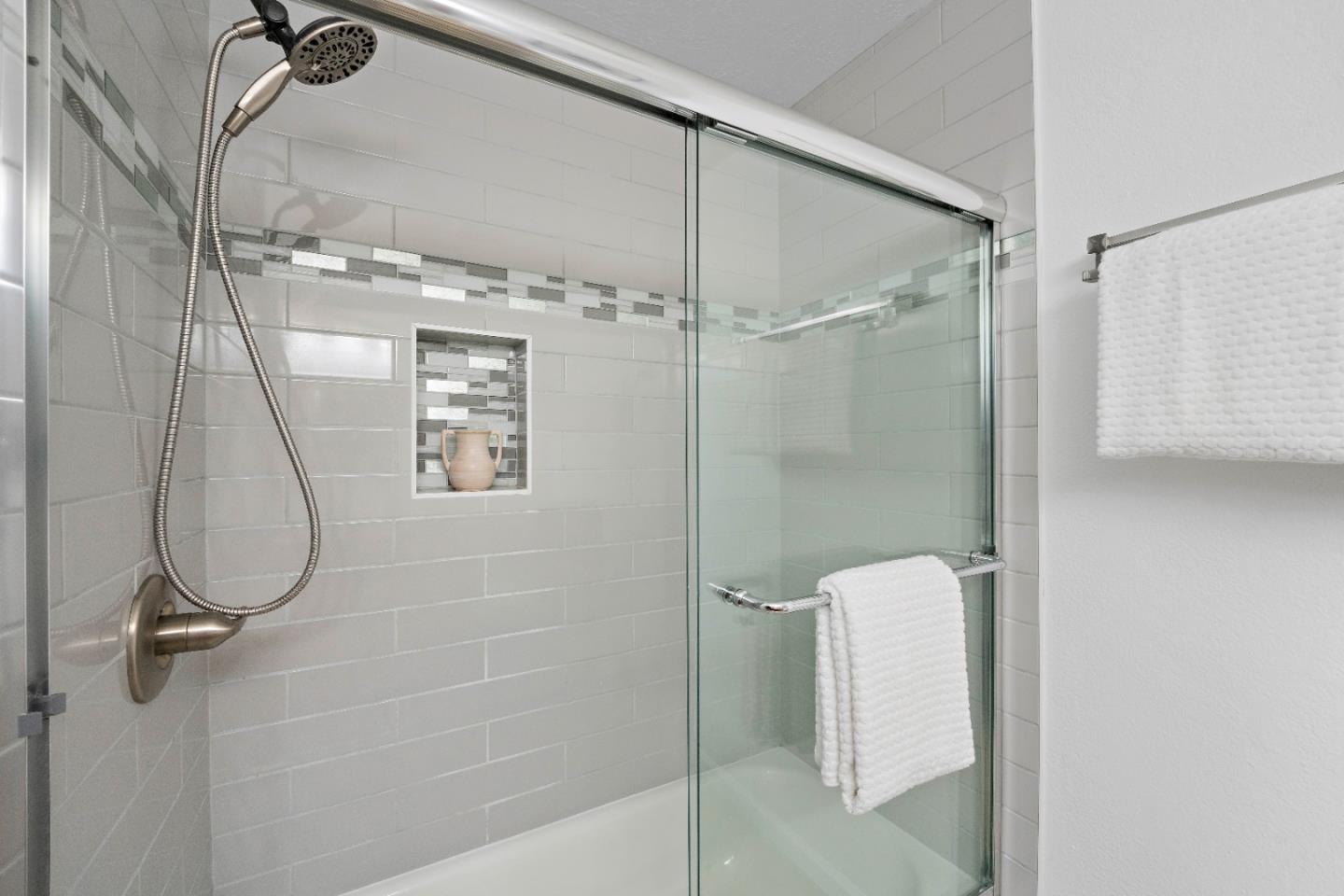 Photo #11: ML82033635 Listing: Photo #11