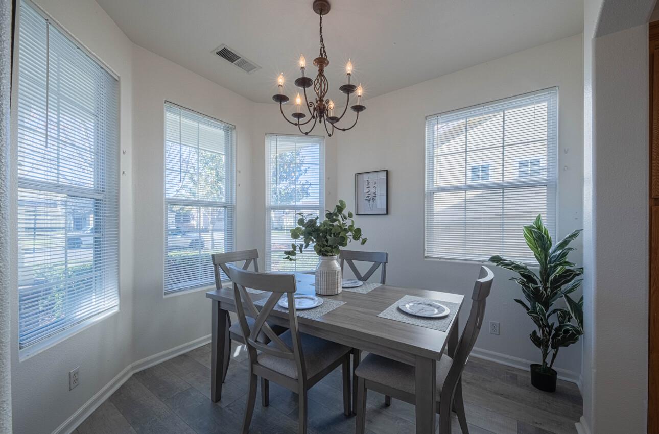 Detail Gallery Image 10 of 27 For 1838 Lancashire Dr, Salinas,  CA 93906 - 3 Beds | 2 Baths