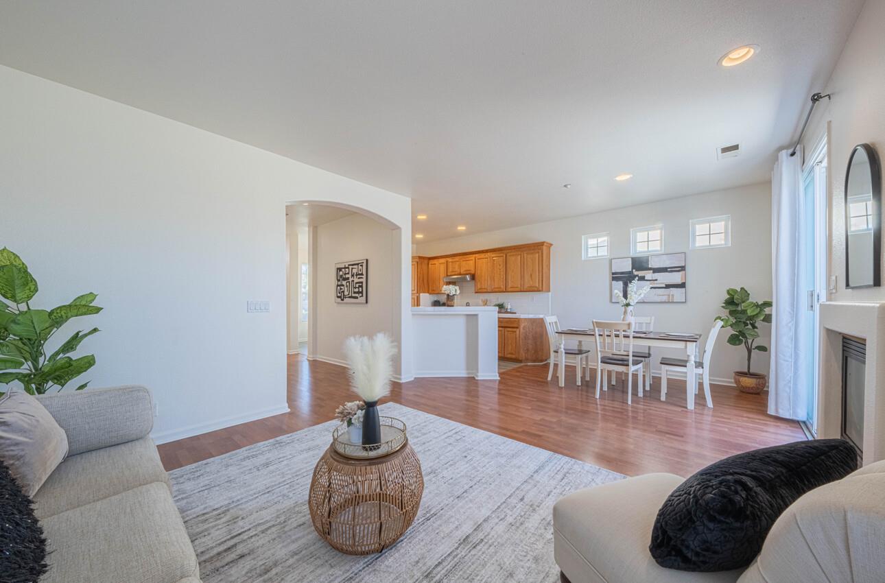 Detail Gallery Image 6 of 27 For 1838 Lancashire Dr, Salinas,  CA 93906 - 3 Beds | 2 Baths