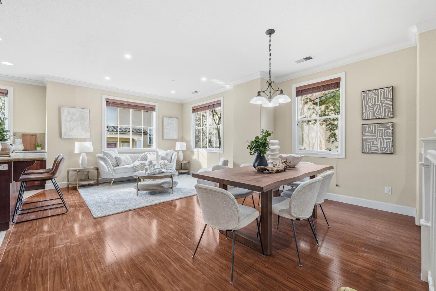 Detail Gallery Image 11 of 47 For 1069 Konstanz Ter, Sunnyvale,  CA 94089 - 4 Beds | 3/1 Baths