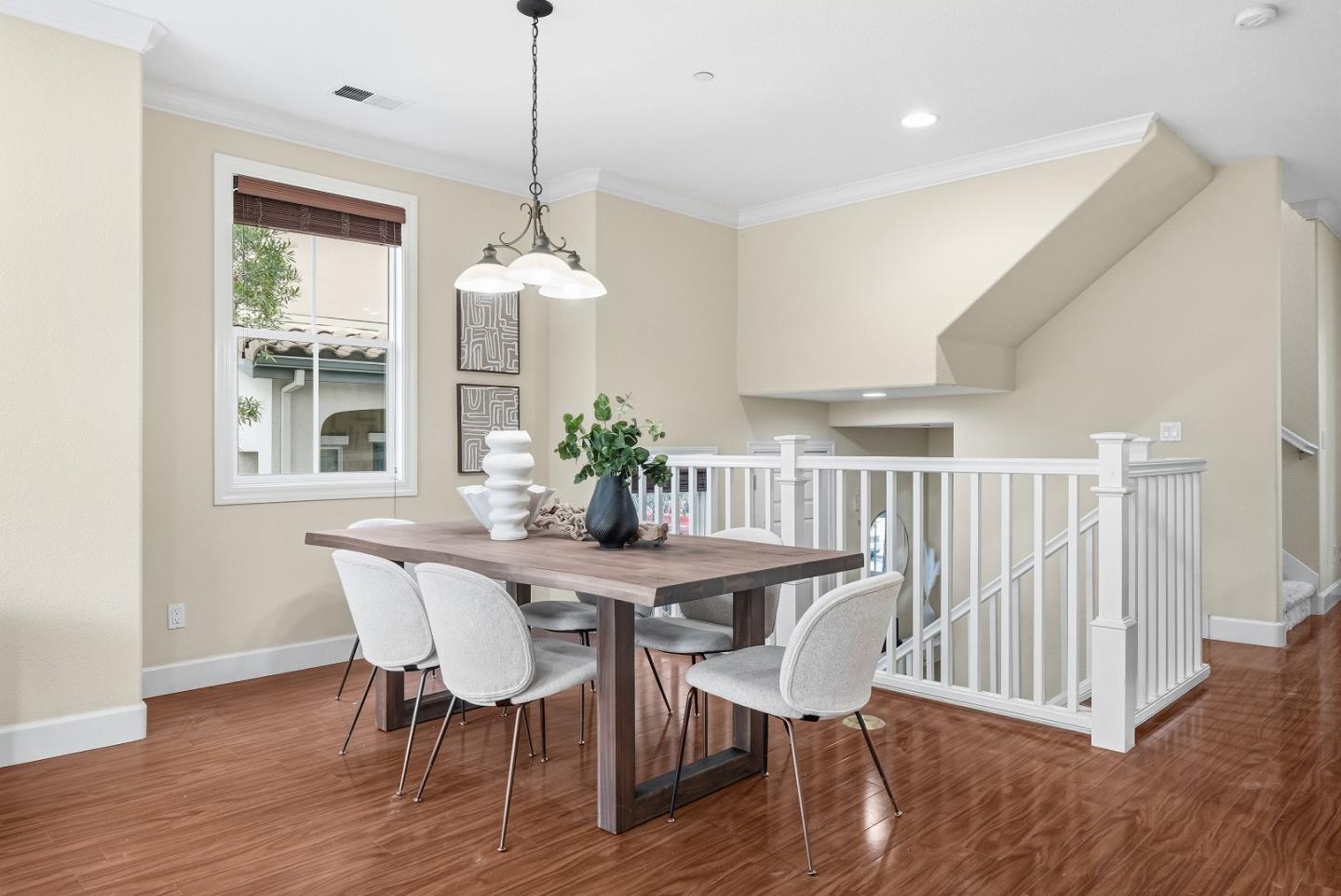 Detail Gallery Image 12 of 47 For 1069 Konstanz Ter, Sunnyvale,  CA 94089 - 4 Beds | 3/1 Baths