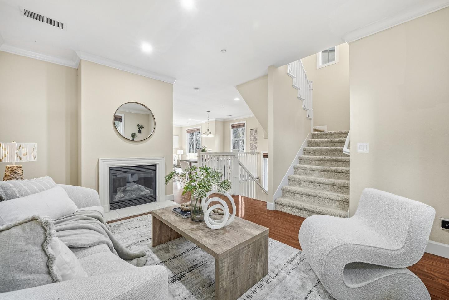 Detail Gallery Image 14 of 47 For 1069 Konstanz Ter, Sunnyvale,  CA 94089 - 4 Beds | 3/1 Baths