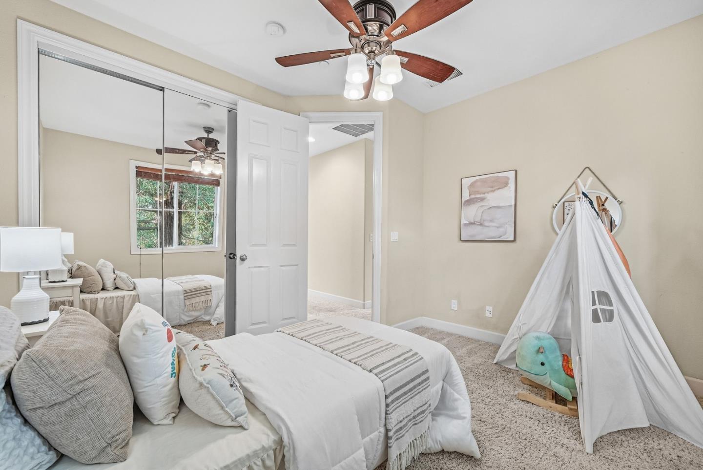 Detail Gallery Image 19 of 47 For 1069 Konstanz Ter, Sunnyvale,  CA 94089 - 4 Beds | 3/1 Baths