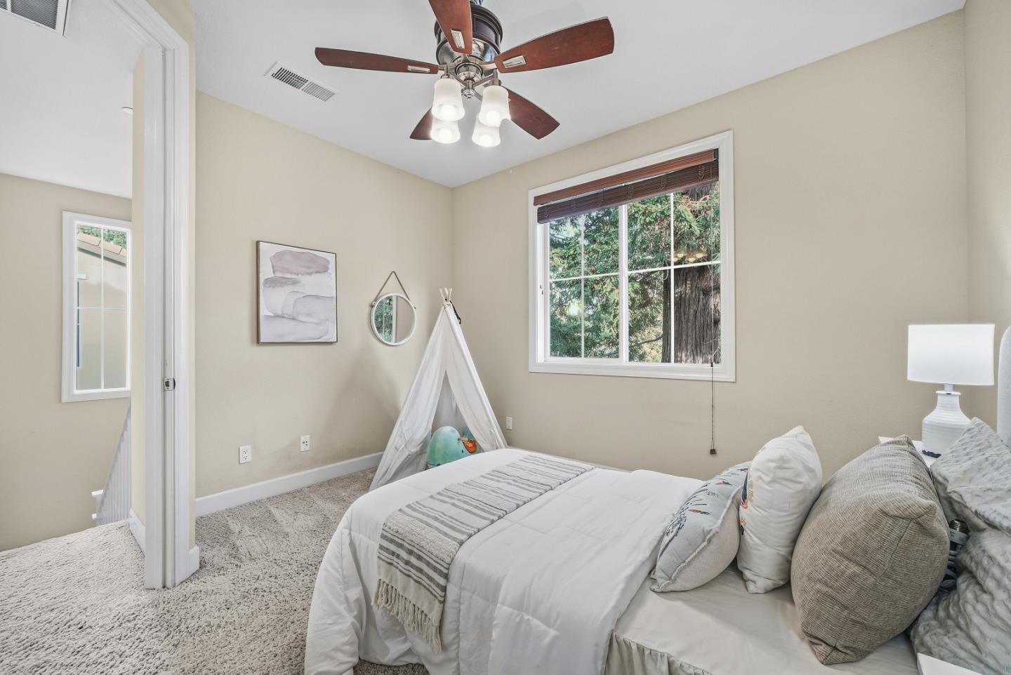 Detail Gallery Image 20 of 47 For 1069 Konstanz Ter, Sunnyvale,  CA 94089 - 4 Beds | 3/1 Baths