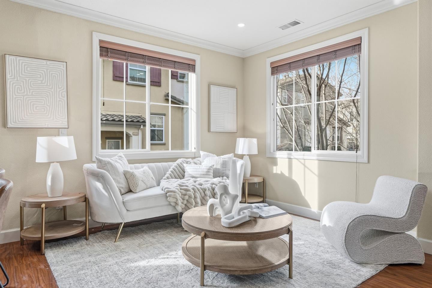 Detail Gallery Image 3 of 47 For 1069 Konstanz Ter, Sunnyvale,  CA 94089 - 4 Beds | 3/1 Baths