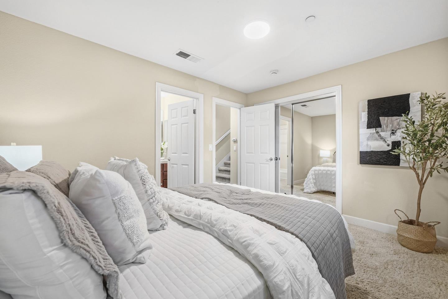 Detail Gallery Image 34 of 47 For 1069 Konstanz Ter, Sunnyvale,  CA 94089 - 4 Beds | 3/1 Baths