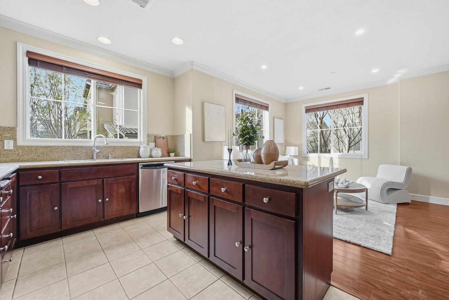 Detail Gallery Image 7 of 47 For 1069 Konstanz Ter, Sunnyvale,  CA 94089 - 4 Beds | 3/1 Baths