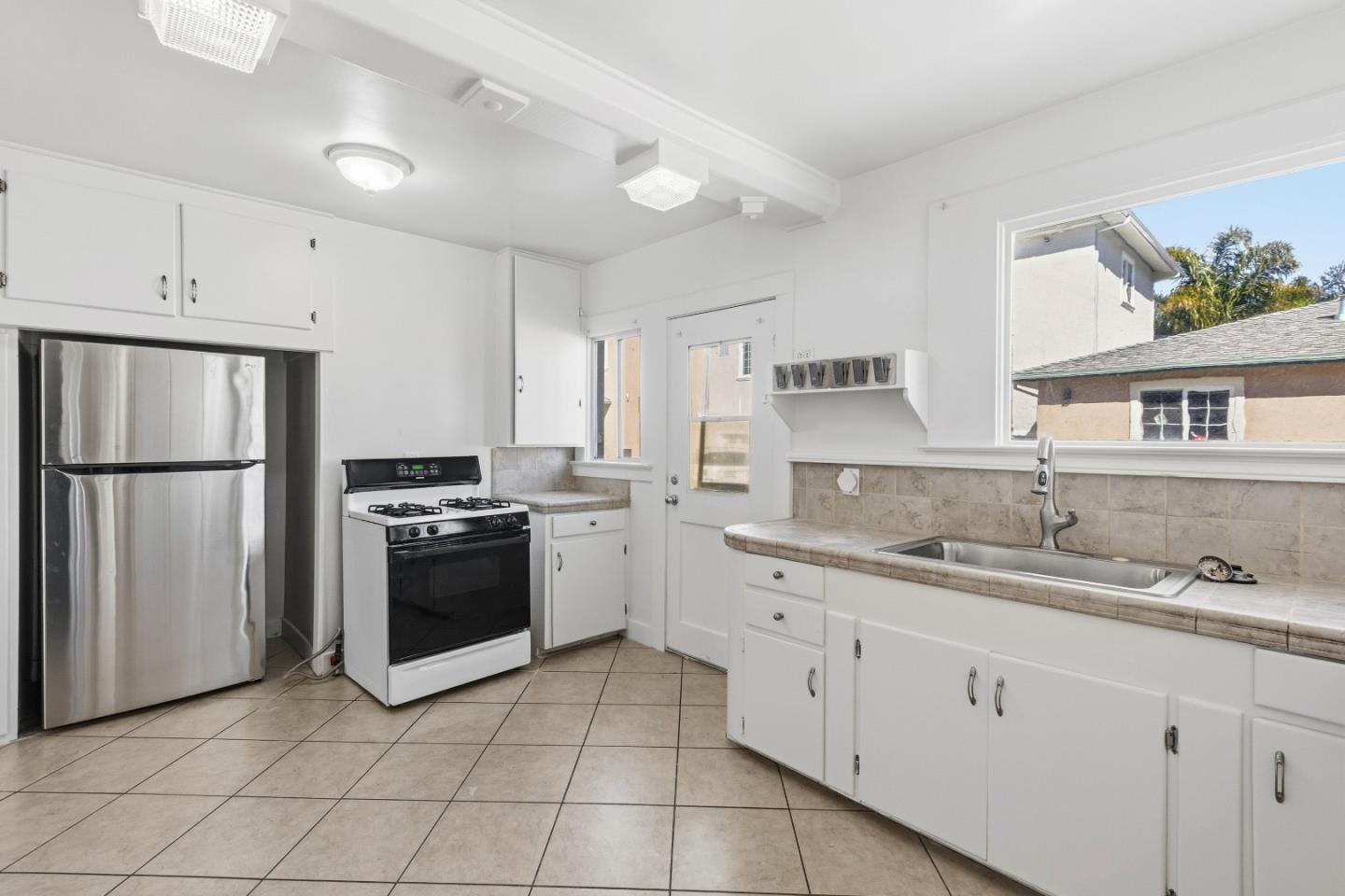 Detail Gallery Image 10 of 44 For 53 E 39th Ave, San Mateo,  CA 94403 - – Beds | – Baths