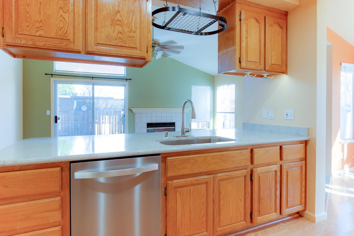 Detail Gallery Image 18 of 57 For 530 Chardonnay Way, Hollister,  CA 95023 - 3 Beds | 2 Baths