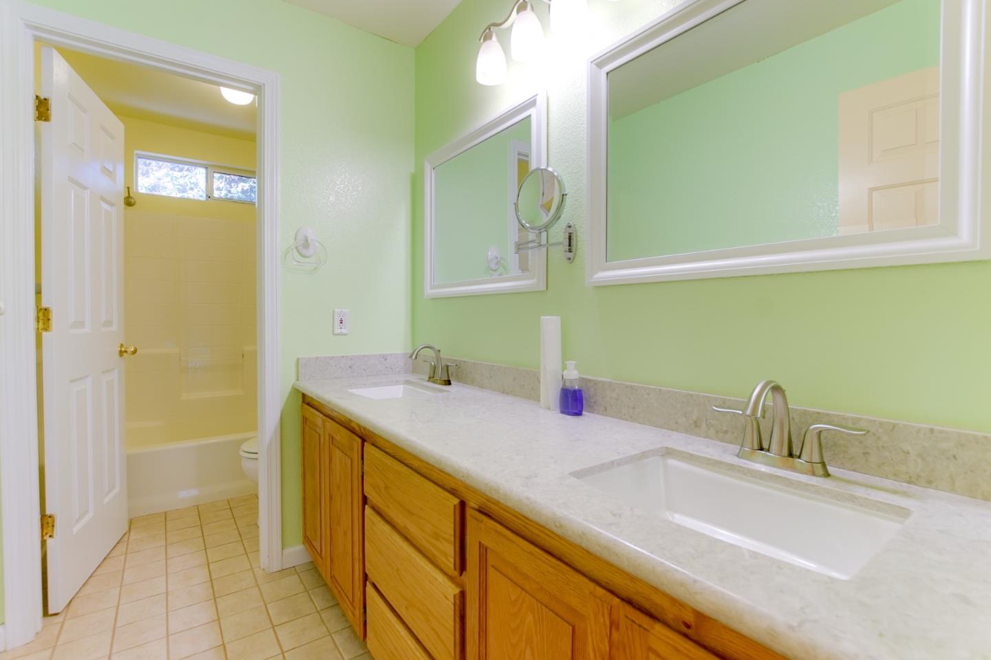 Detail Gallery Image 28 of 57 For 530 Chardonnay Way, Hollister,  CA 95023 - 3 Beds | 2 Baths