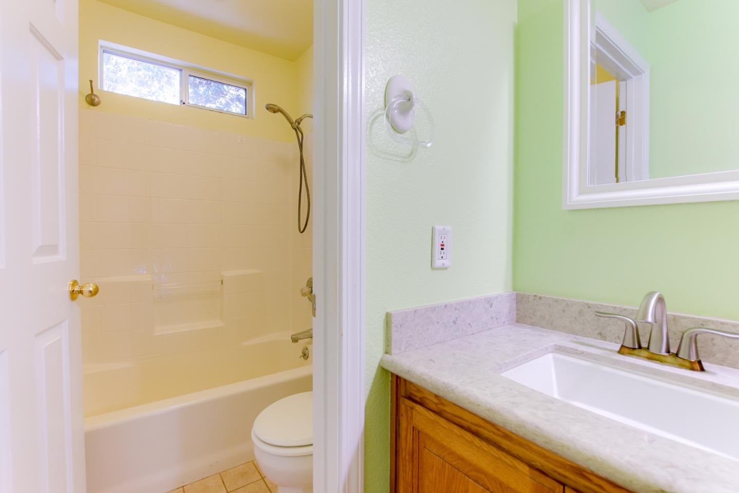 Detail Gallery Image 29 of 57 For 530 Chardonnay Way, Hollister,  CA 95023 - 3 Beds | 2 Baths