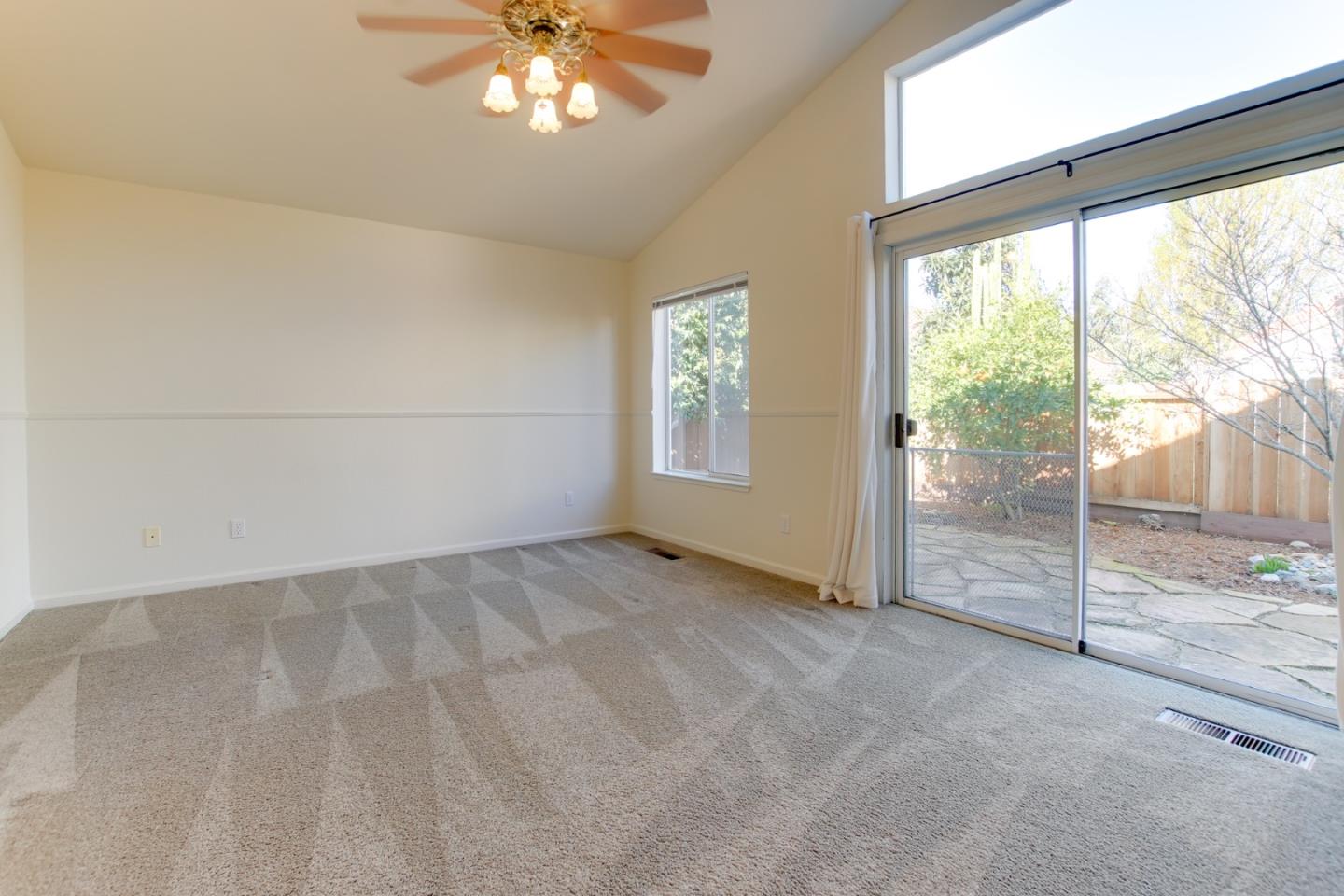 Detail Gallery Image 35 of 57 For 530 Chardonnay Way, Hollister,  CA 95023 - 3 Beds | 2 Baths