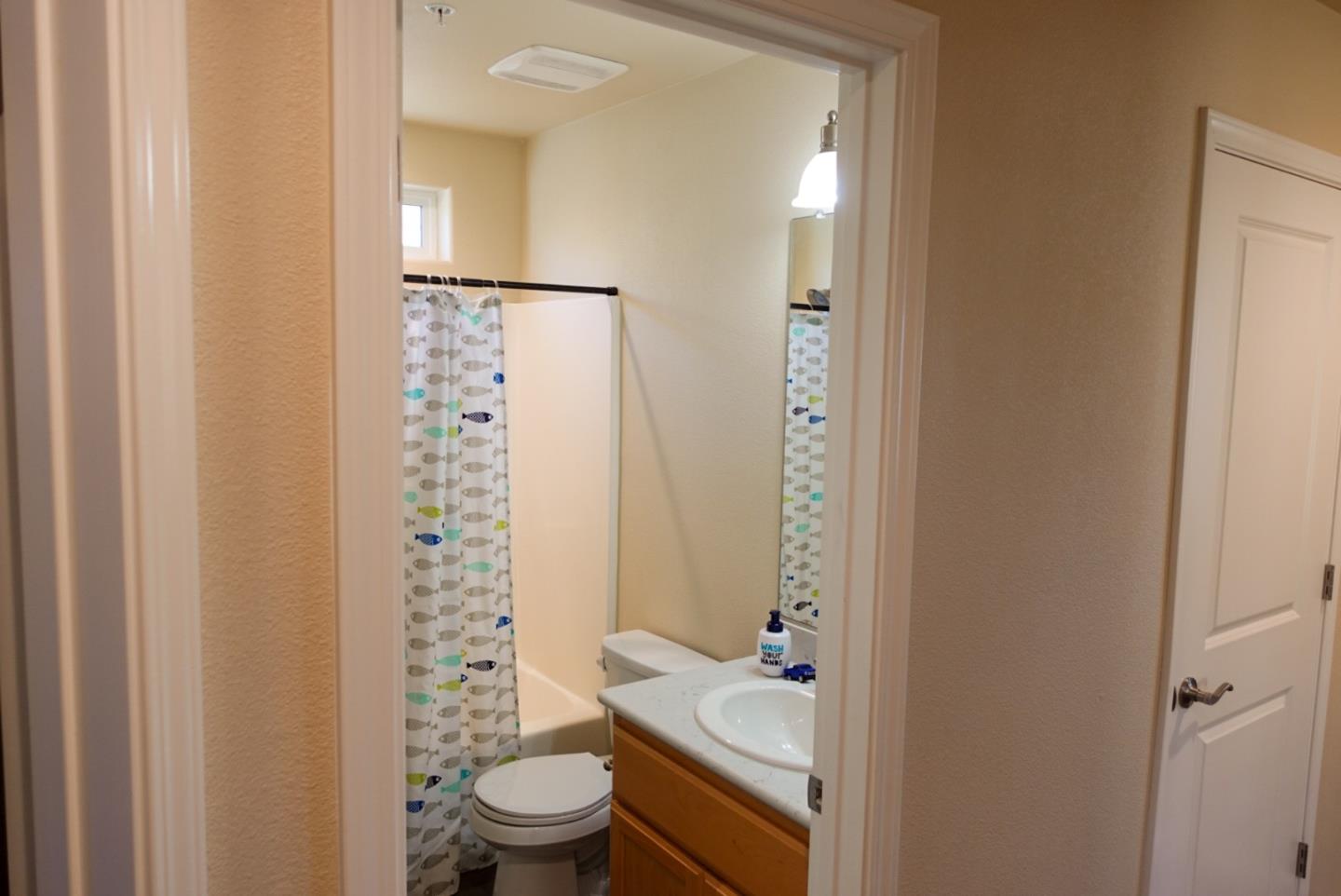 Detail Gallery Image 10 of 14 For 639 Heirloom Pl, King City,  CA 93930 - 3 Beds | 2/1 Baths