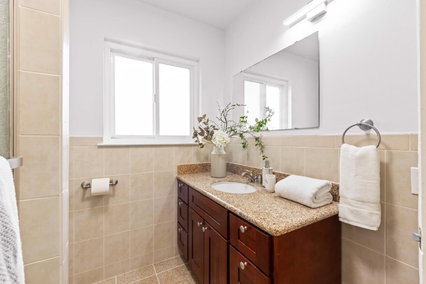 Detail Gallery Image 12 of 58 For 220 N Cypress Ave, Santa Clara,  CA 95050 - 4 Beds | 3 Baths