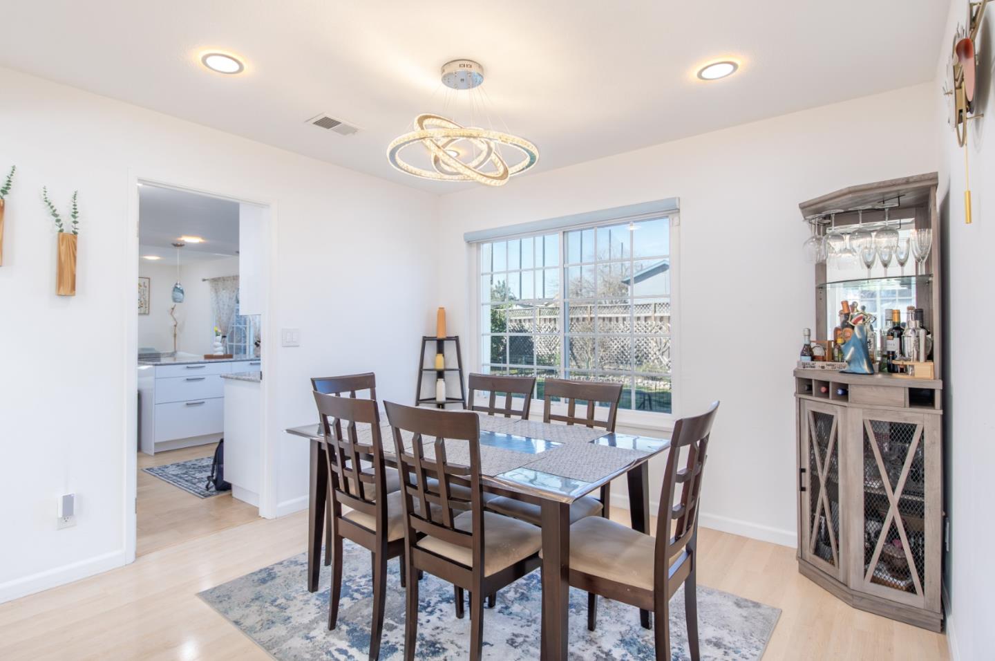 Detail Gallery Image 13 of 57 For 985 Summerfield, San Jose,  CA 95121 - 4 Beds | 2/1 Baths