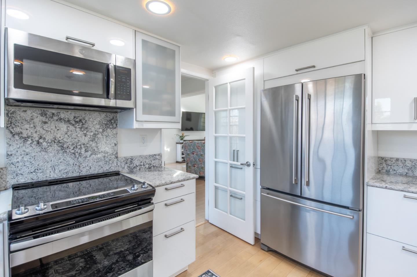 Detail Gallery Image 18 of 57 For 985 Summerfield, San Jose,  CA 95121 - 4 Beds | 2/1 Baths