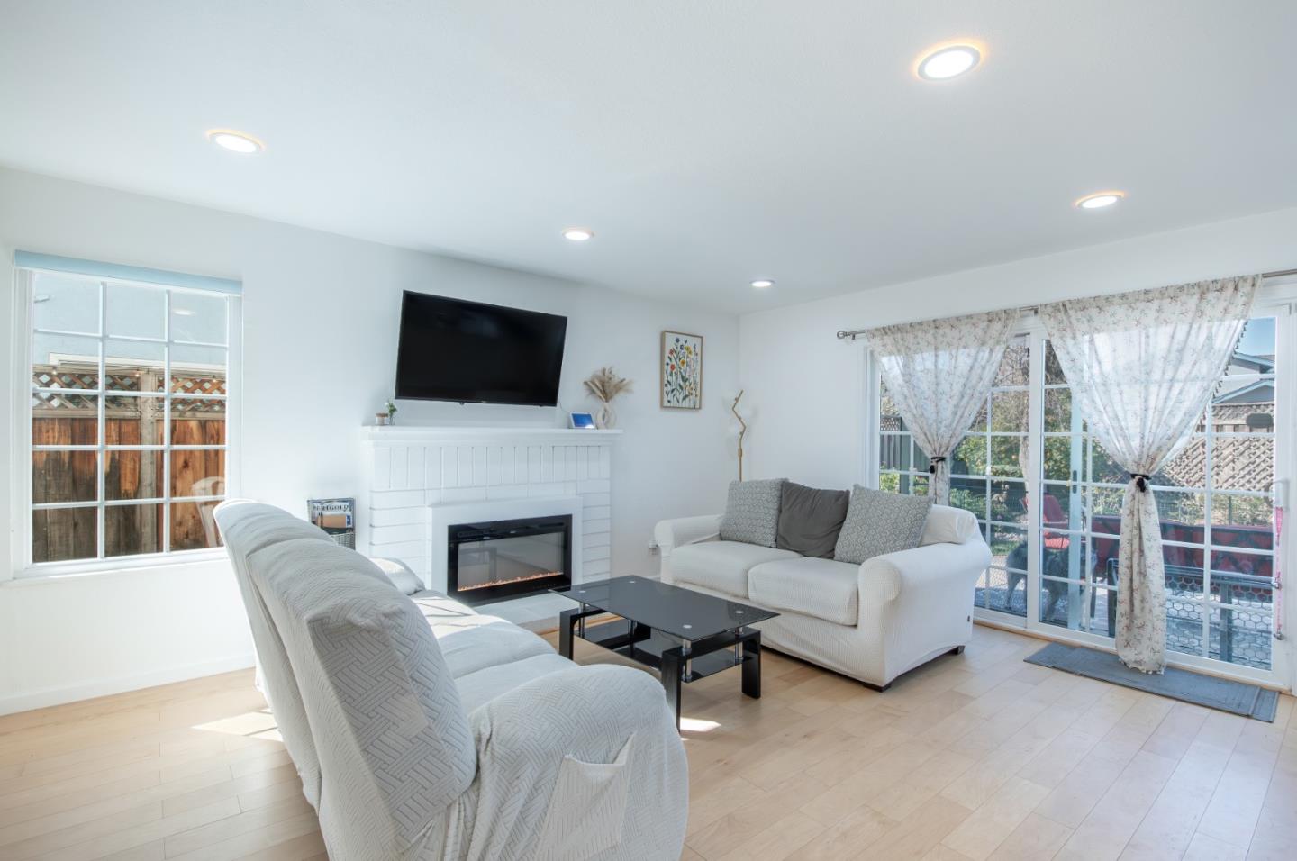 Detail Gallery Image 20 of 57 For 985 Summerfield, San Jose,  CA 95121 - 4 Beds | 2/1 Baths