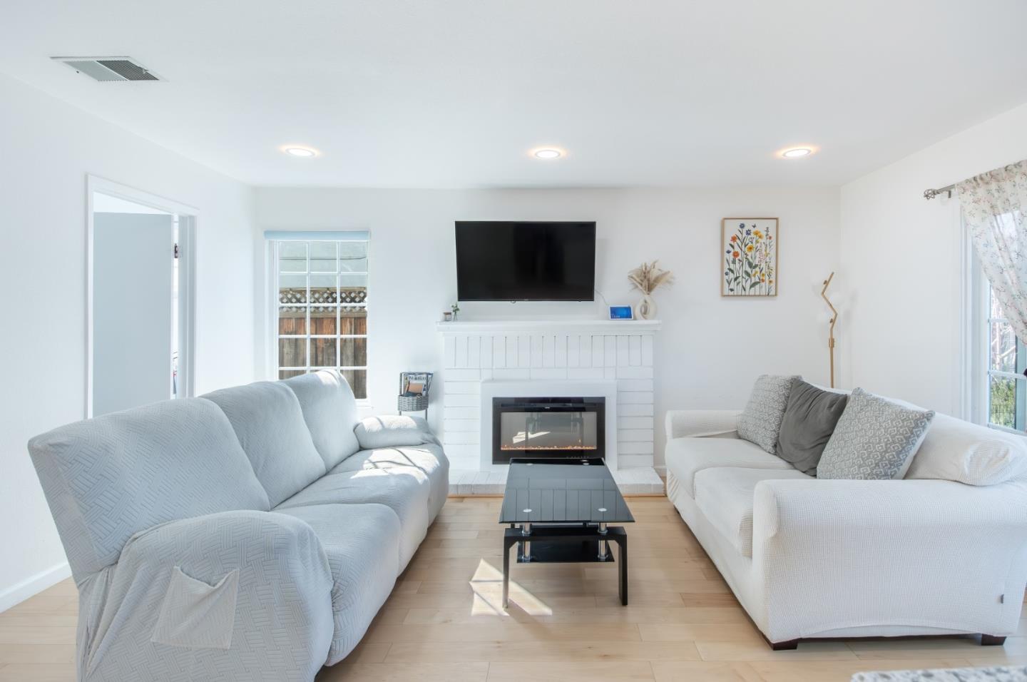 Detail Gallery Image 21 of 57 For 985 Summerfield, San Jose,  CA 95121 - 4 Beds | 2/1 Baths