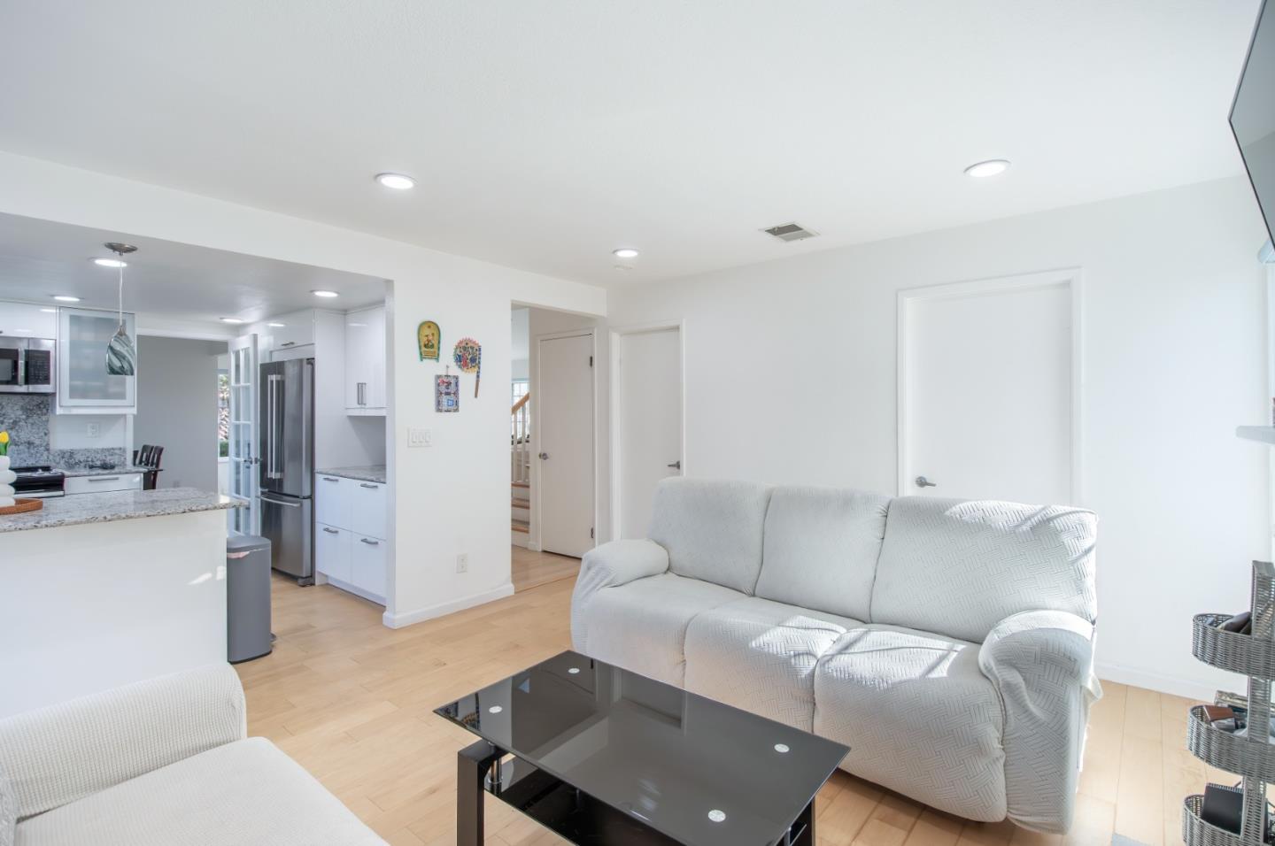 Detail Gallery Image 22 of 57 For 985 Summerfield, San Jose,  CA 95121 - 4 Beds | 2/1 Baths