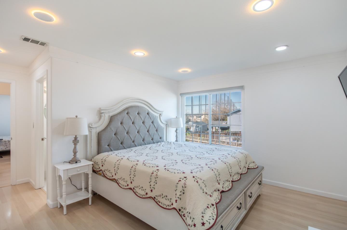 Detail Gallery Image 28 of 57 For 985 Summerfield, San Jose,  CA 95121 - 4 Beds | 2/1 Baths