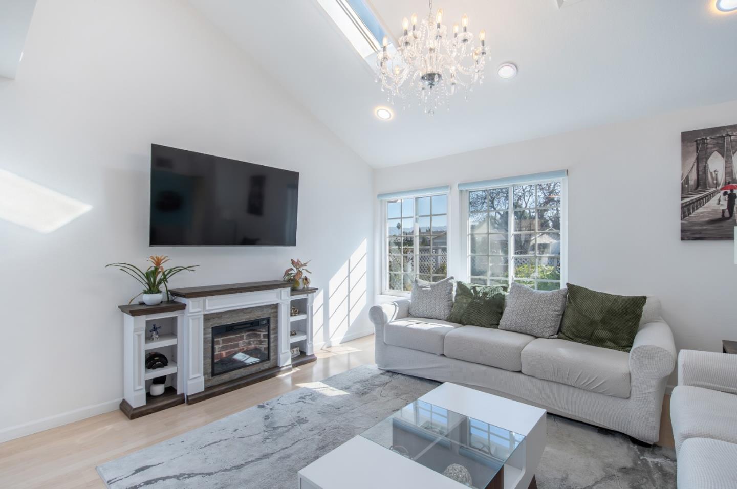 Detail Gallery Image 6 of 57 For 985 Summerfield, San Jose,  CA 95121 - 4 Beds | 2/1 Baths