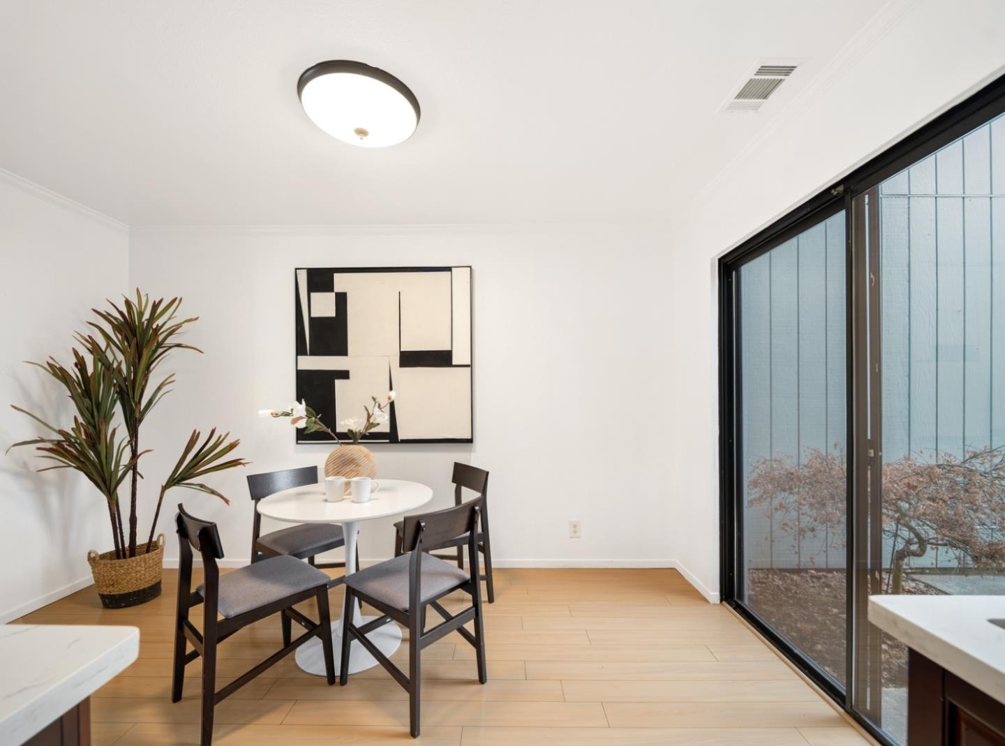 Detail Gallery Image 12 of 27 For 7518 Rosedale Ct, Pleasanton,  CA 94588 - 3 Beds | 2/1 Baths