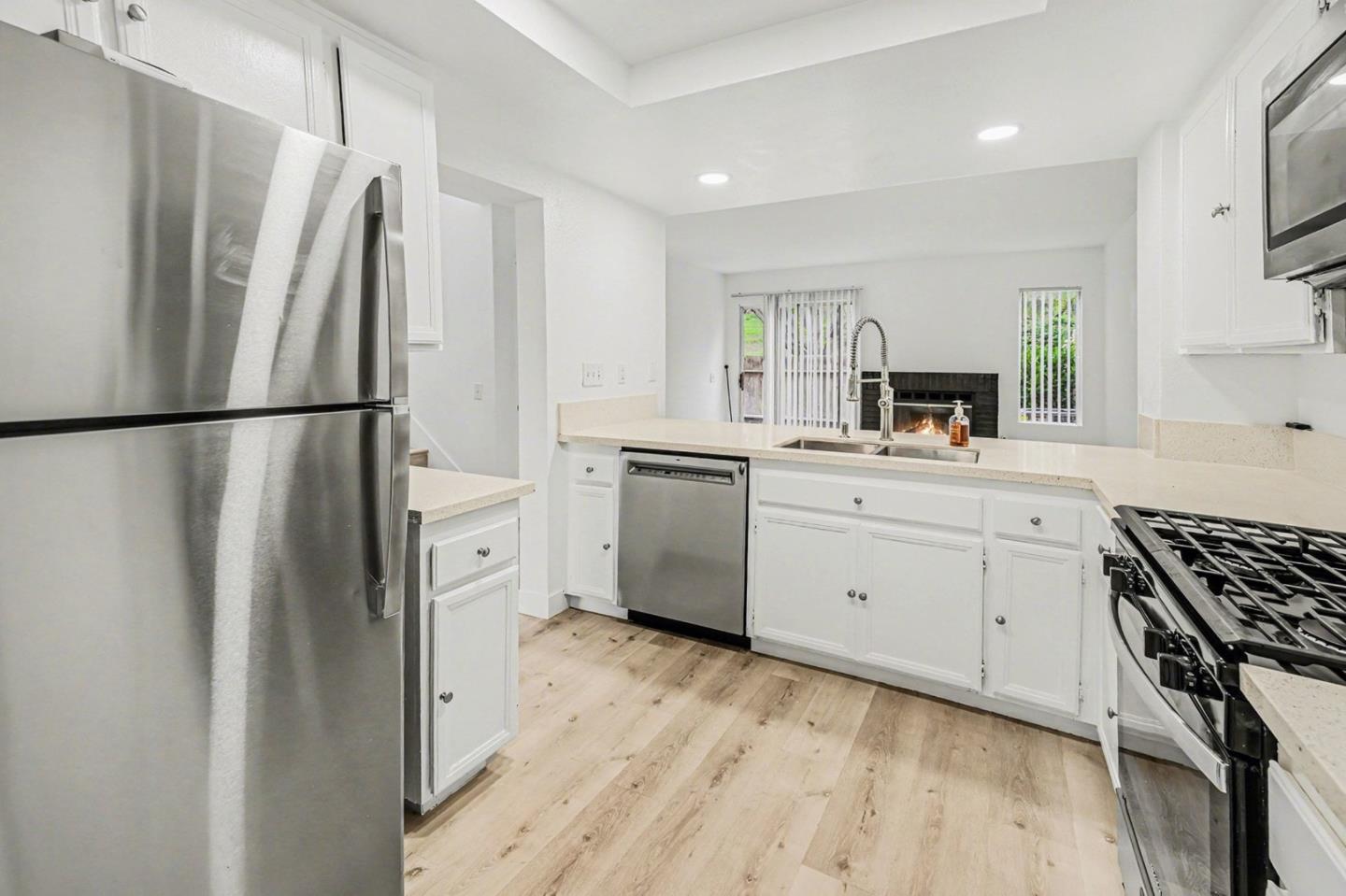 Detail Gallery Image 10 of 24 For 1447 Manzana Way, San Diego,  CA 92139 - 4 Beds | 2/1 Baths