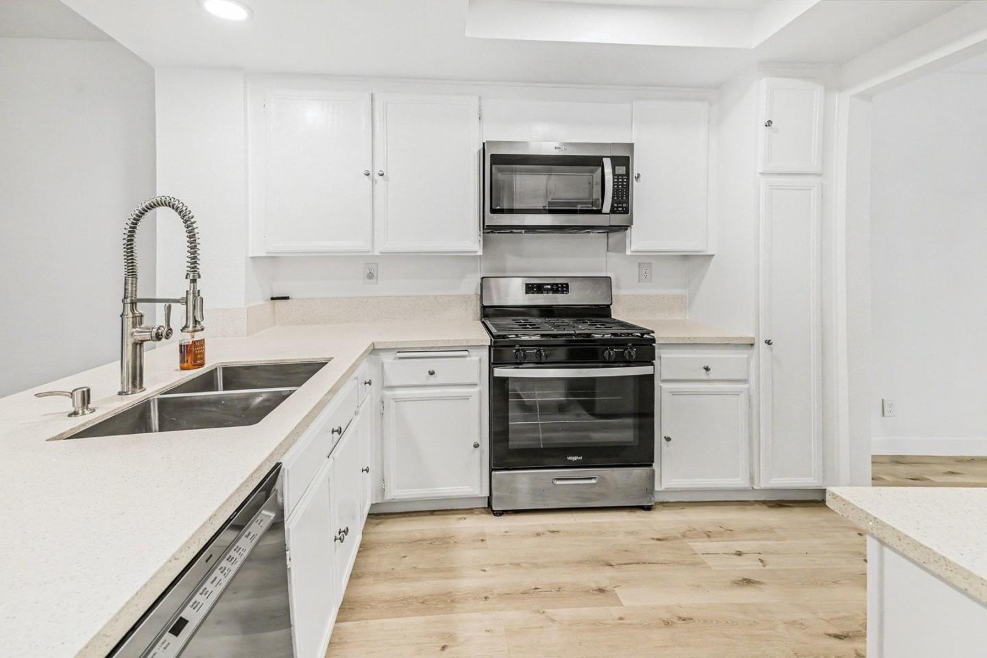 Detail Gallery Image 9 of 24 For 1447 Manzana Way, San Diego,  CA 92139 - 4 Beds | 2/1 Baths