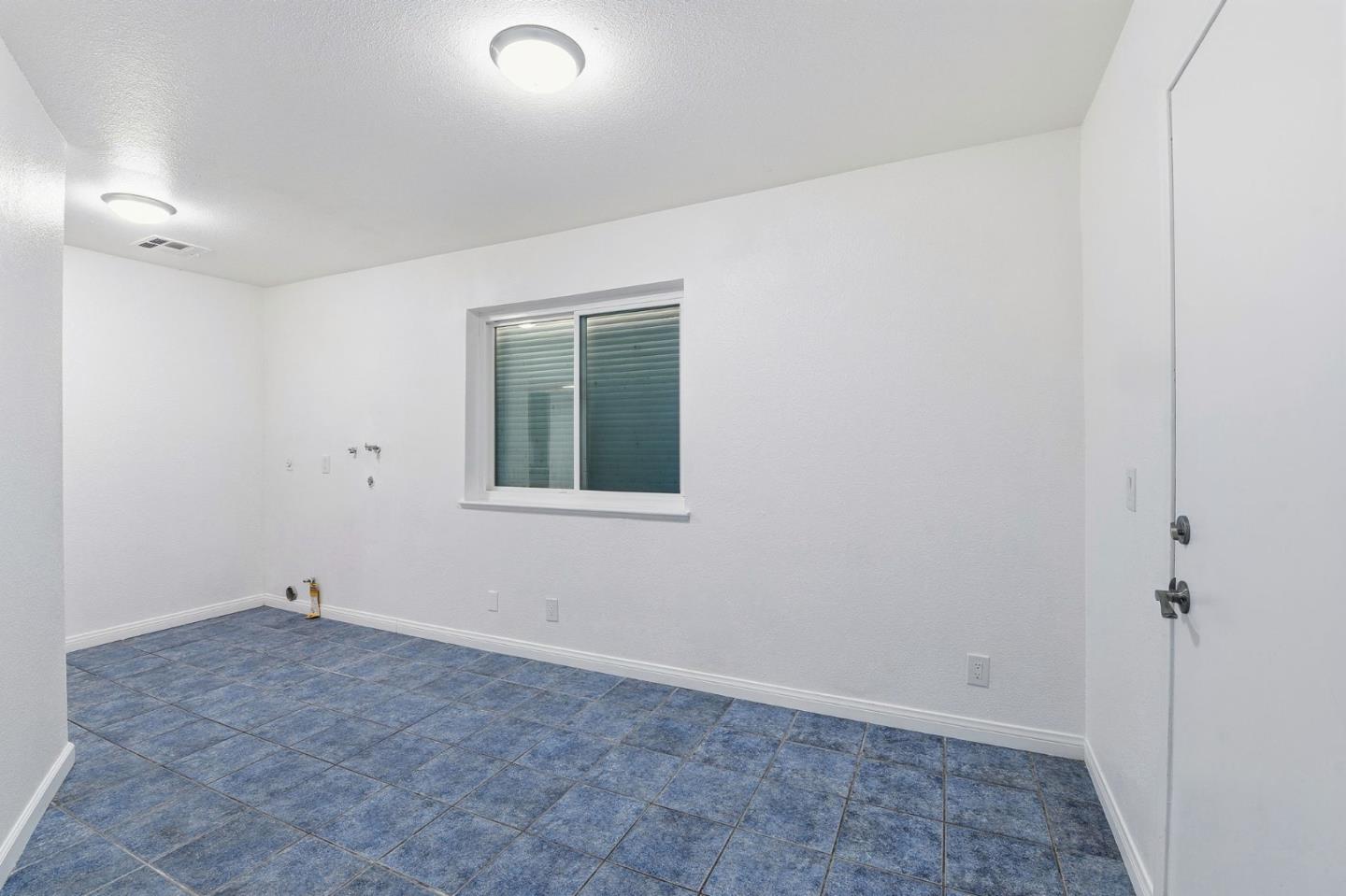 Detail Gallery Image 18 of 21 For 44648 E 17th St, Lancaster,  CA 93535 - 4 Beds | 3 Baths