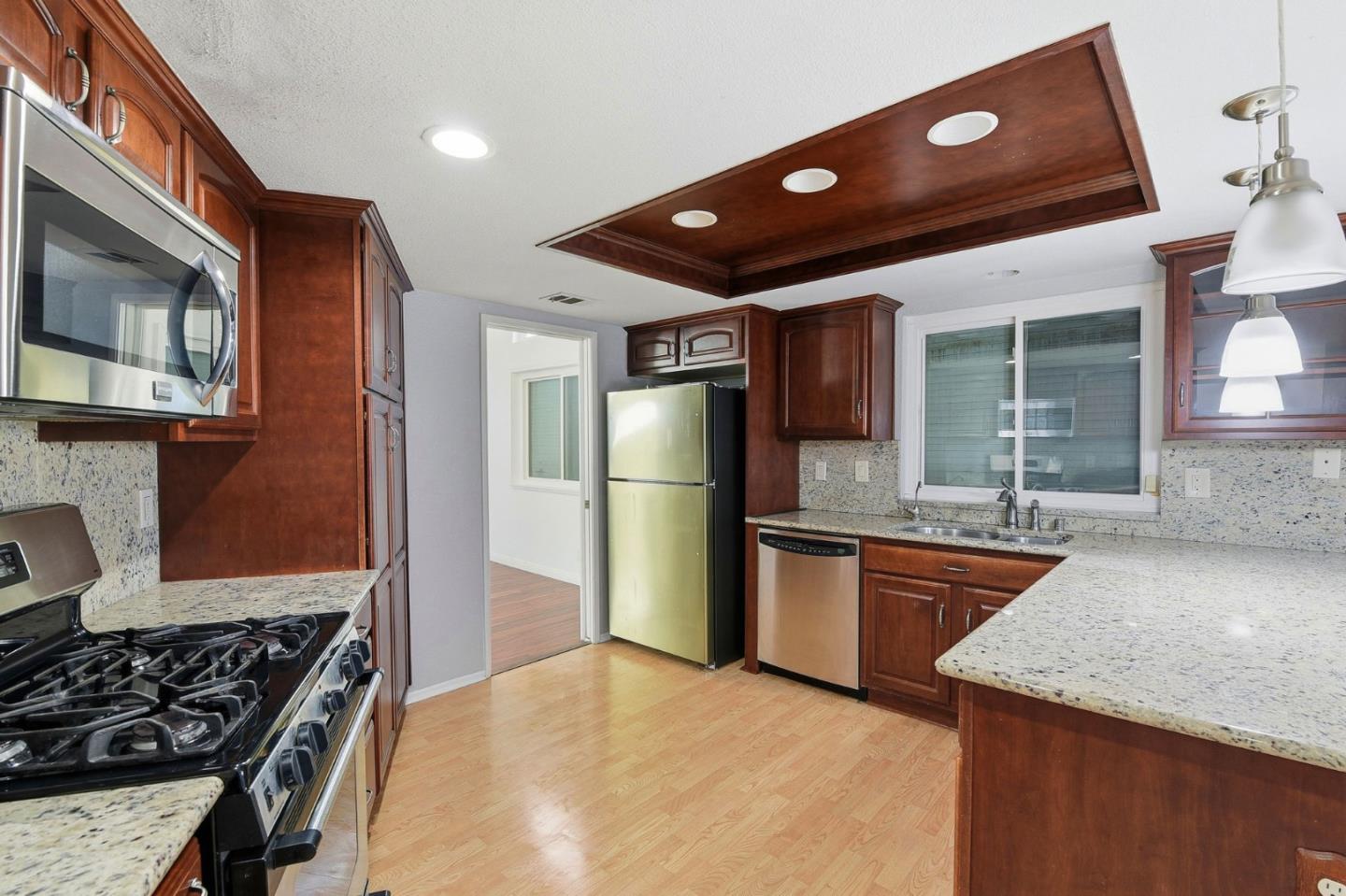 Detail Gallery Image 5 of 21 For 44648 E 17th St, Lancaster,  CA 93535 - 4 Beds | 3 Baths