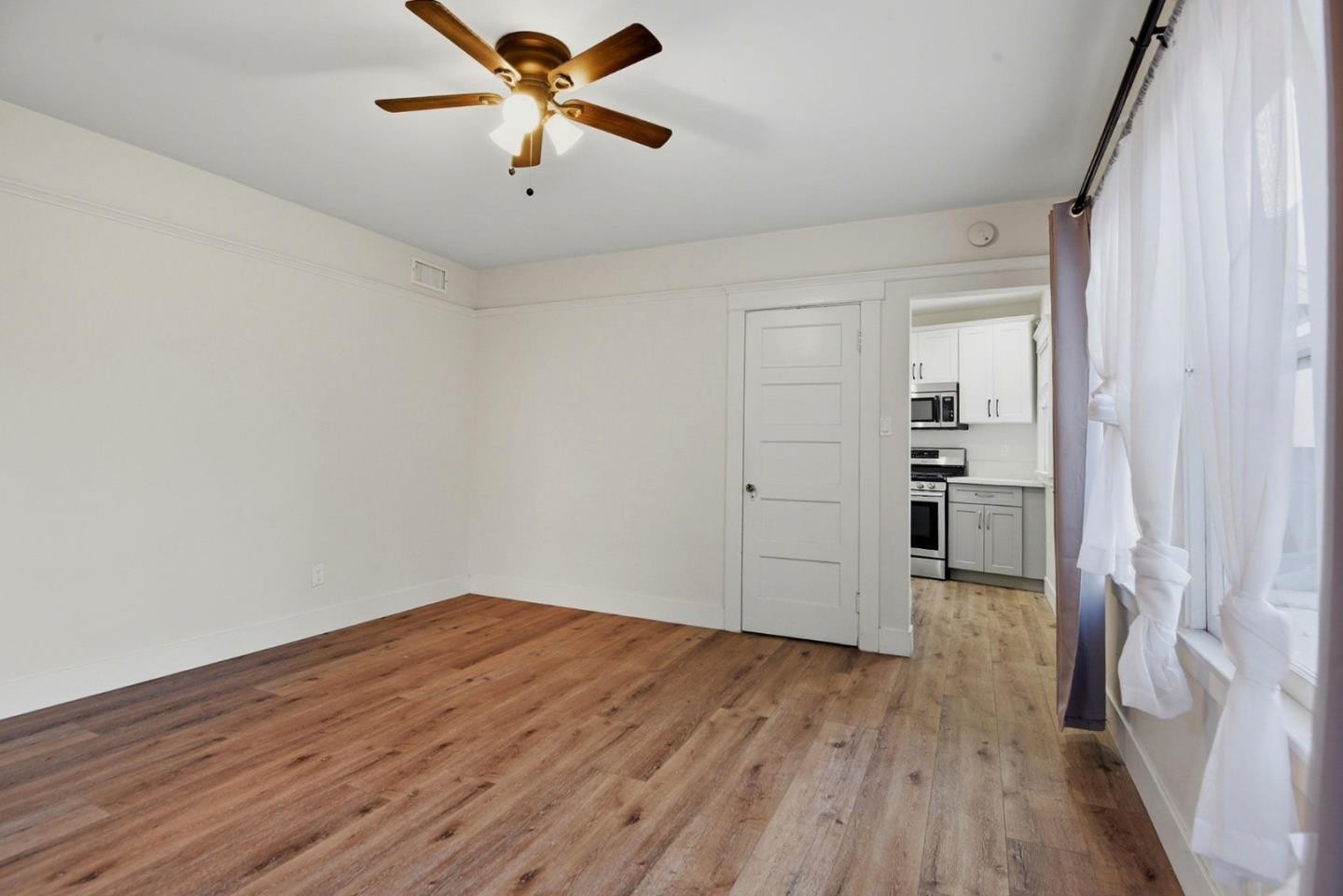 Detail Gallery Image 10 of 23 For 1610 W 36th Pl #1,  Los Angeles,  CA 90018 - 2 Beds | 1 Baths