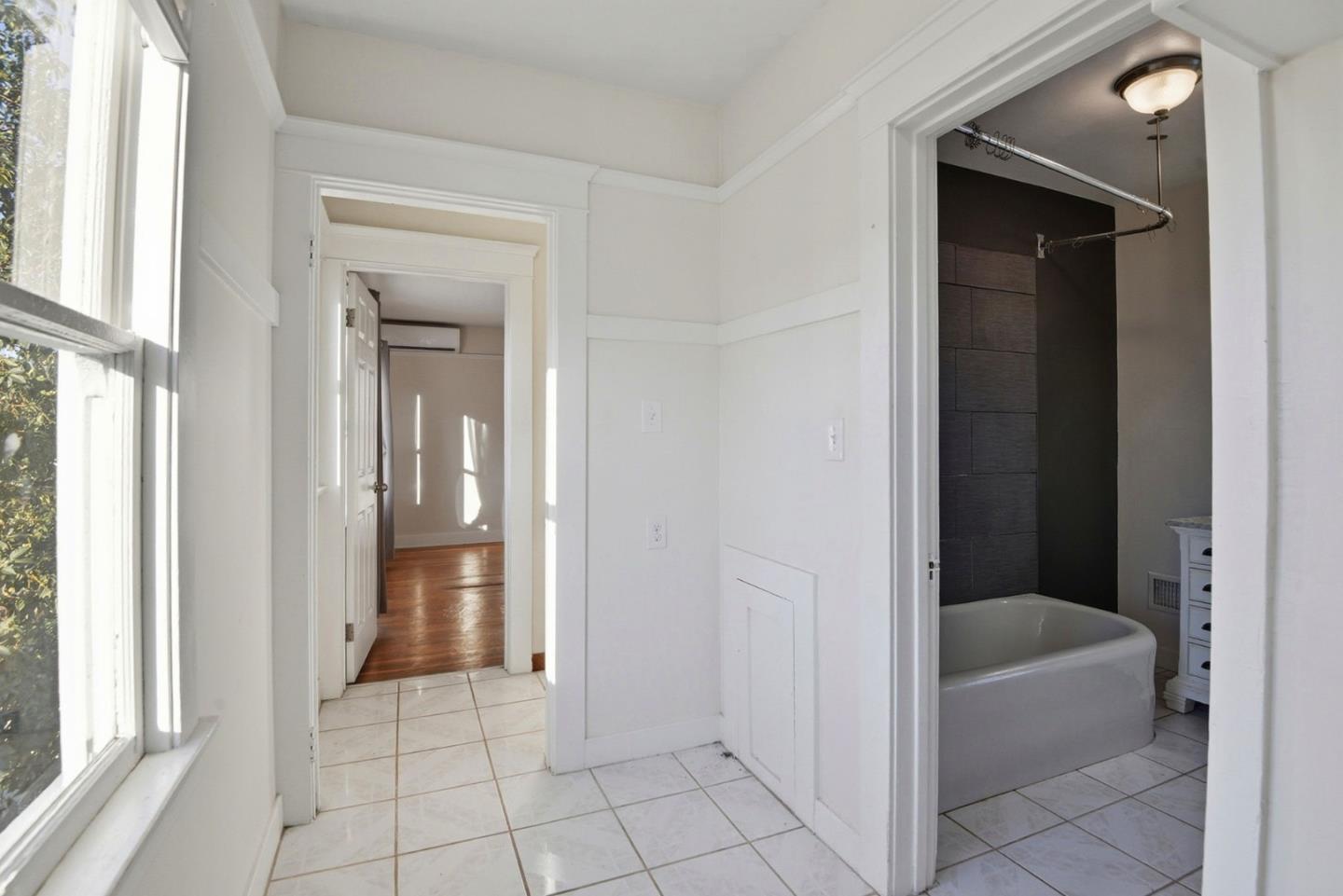 Detail Gallery Image 15 of 23 For 1610 W 36th Pl #1,  Los Angeles,  CA 90018 - 2 Beds | 1 Baths