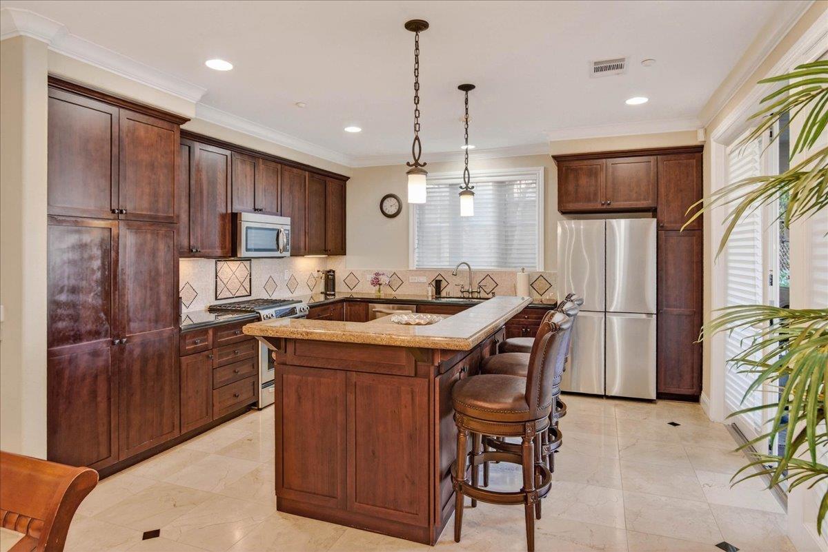 Detail Gallery Image 6 of 37 For 2881 Meridian Ave #104,  San Jose,  CA 95124 - 2 Beds | 2 Baths