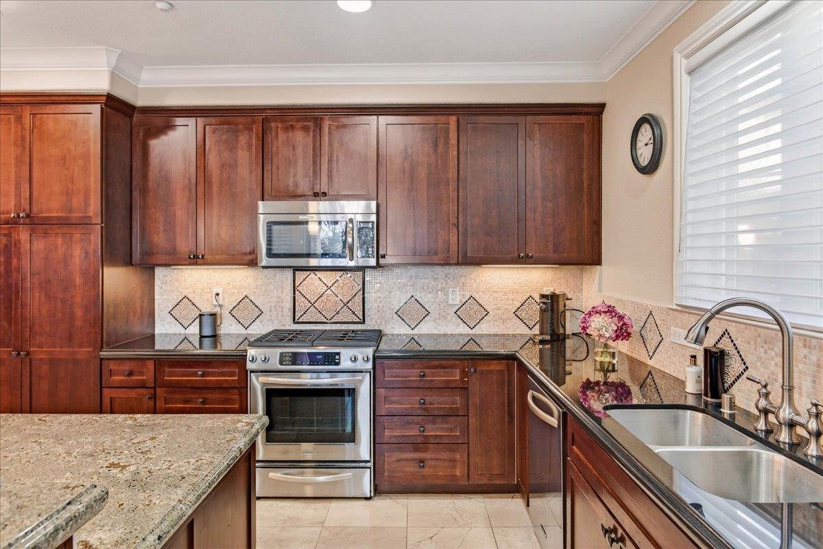 Detail Gallery Image 7 of 37 For 2881 Meridian Ave #104,  San Jose,  CA 95124 - 2 Beds | 2 Baths