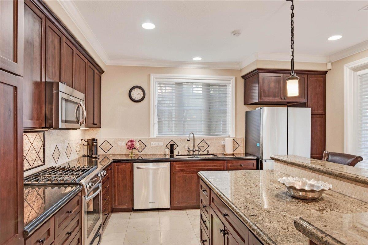 Detail Gallery Image 8 of 37 For 2881 Meridian Ave #104,  San Jose,  CA 95124 - 2 Beds | 2 Baths