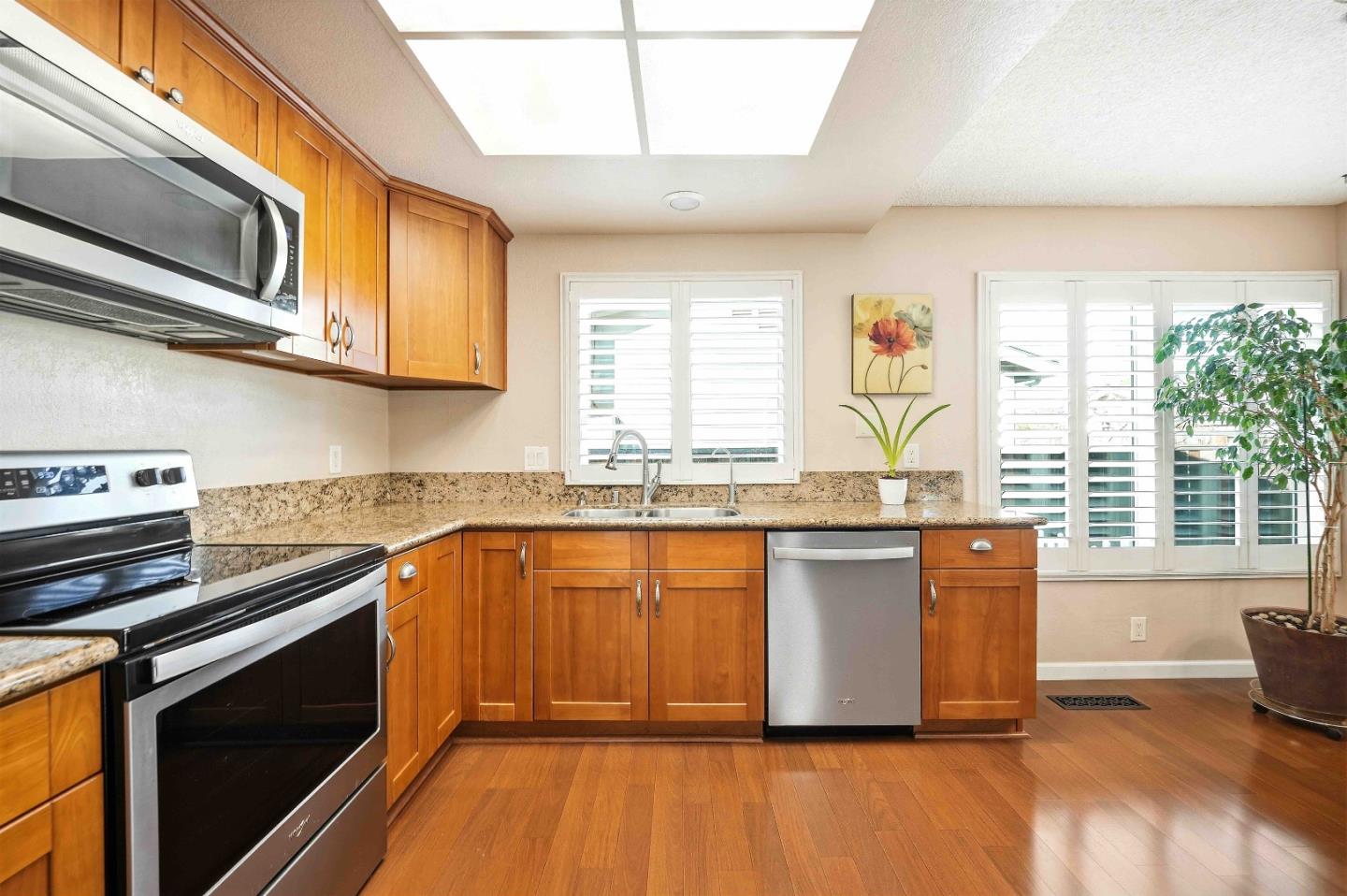 Detail Gallery Image 10 of 30 For 925 Blake Ct, Gilroy,  CA 95020 - 3 Beds | 2 Baths