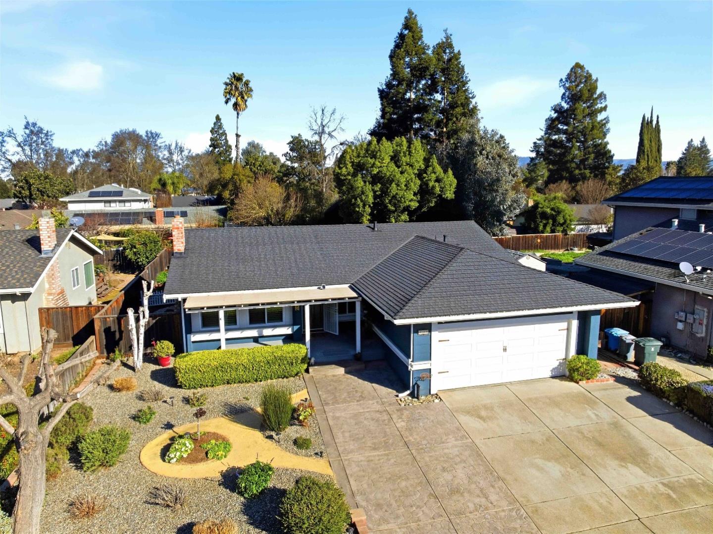 Detail Gallery Image 2 of 30 For 925 Blake Ct, Gilroy,  CA 95020 - 3 Beds | 2 Baths