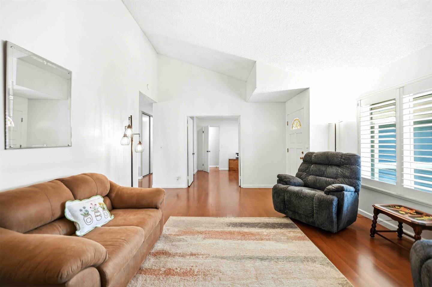 Detail Gallery Image 7 of 30 For 925 Blake Ct, Gilroy,  CA 95020 - 3 Beds | 2 Baths