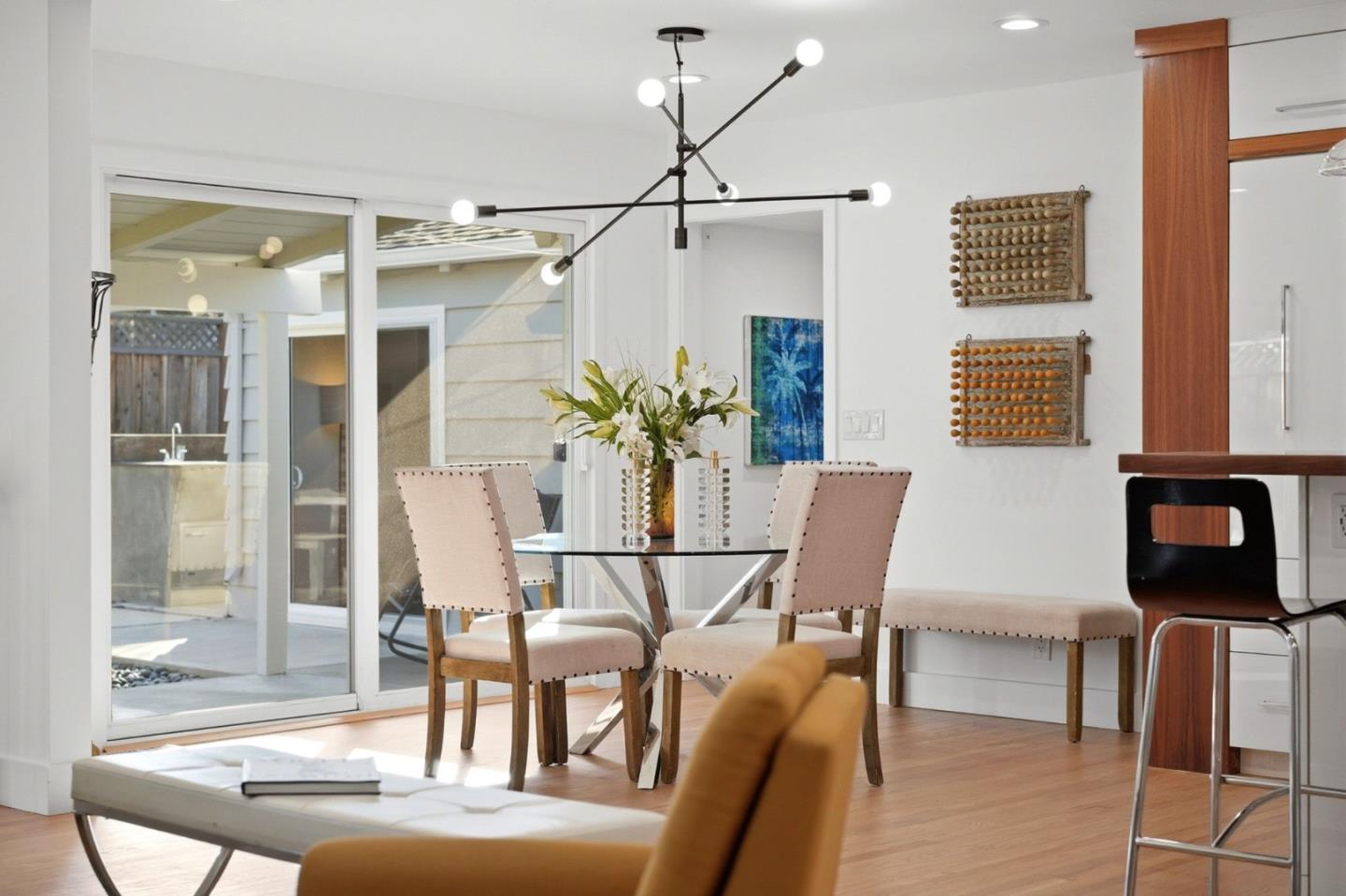 Detail Gallery Image 11 of 41 For 1090 Butte Ct, Sunnyvale,  CA 94087 - 3 Beds | 2 Baths