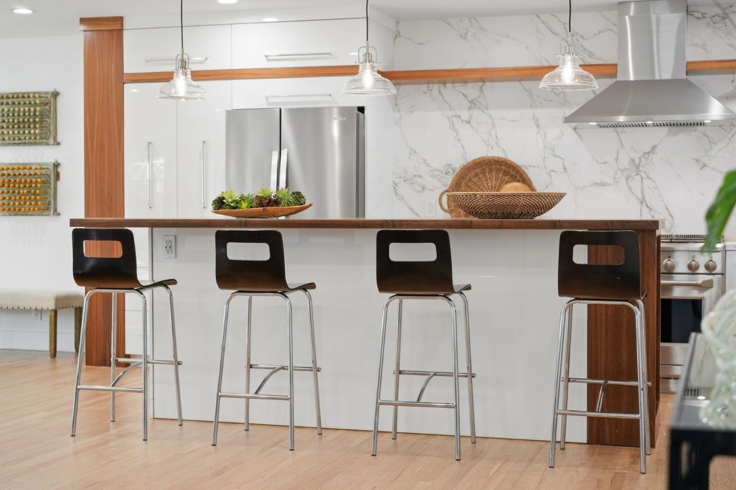 Detail Gallery Image 14 of 41 For 1090 Butte Ct, Sunnyvale,  CA 94087 - 3 Beds | 2 Baths