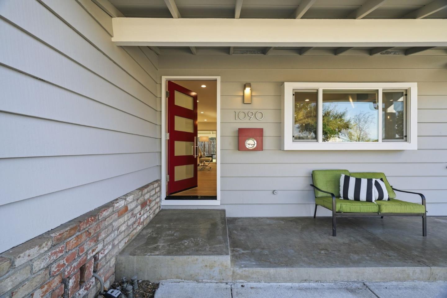 Detail Gallery Image 2 of 41 For 1090 Butte Ct, Sunnyvale,  CA 94087 - 3 Beds | 2 Baths