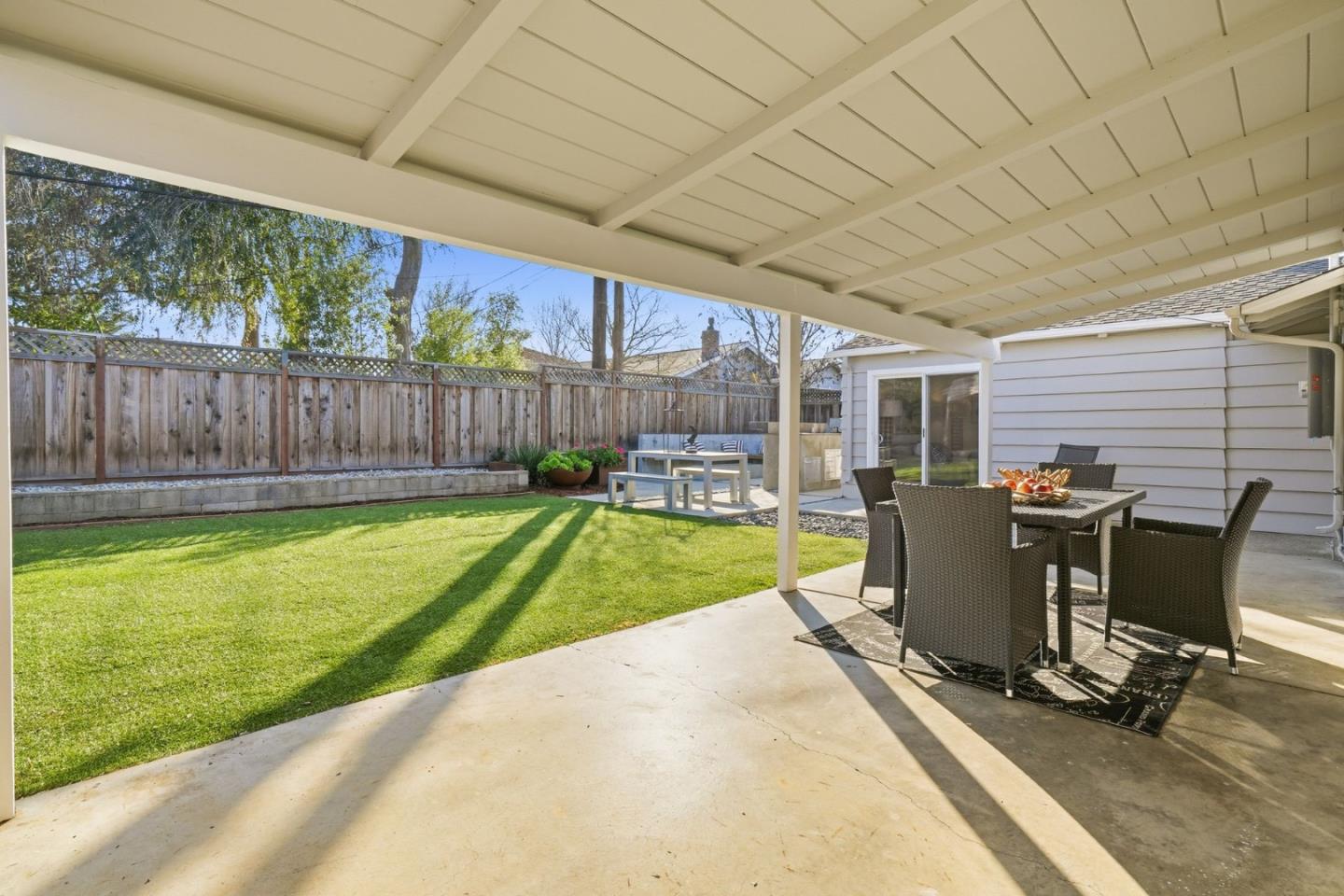 Detail Gallery Image 33 of 41 For 1090 Butte Ct, Sunnyvale,  CA 94087 - 3 Beds | 2 Baths