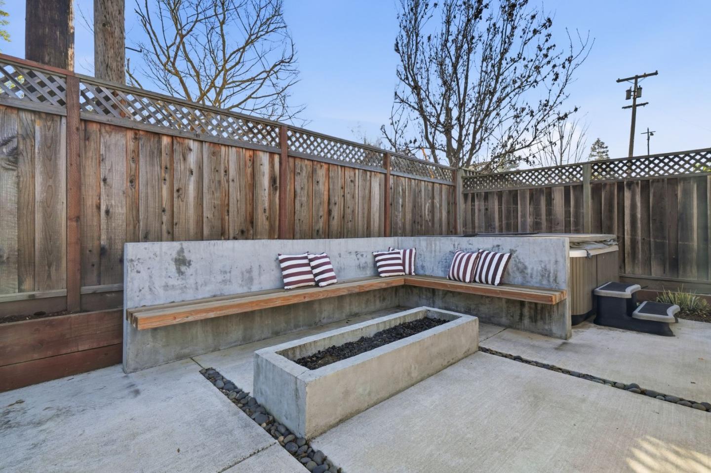 Detail Gallery Image 37 of 41 For 1090 Butte Ct, Sunnyvale,  CA 94087 - 3 Beds | 2 Baths