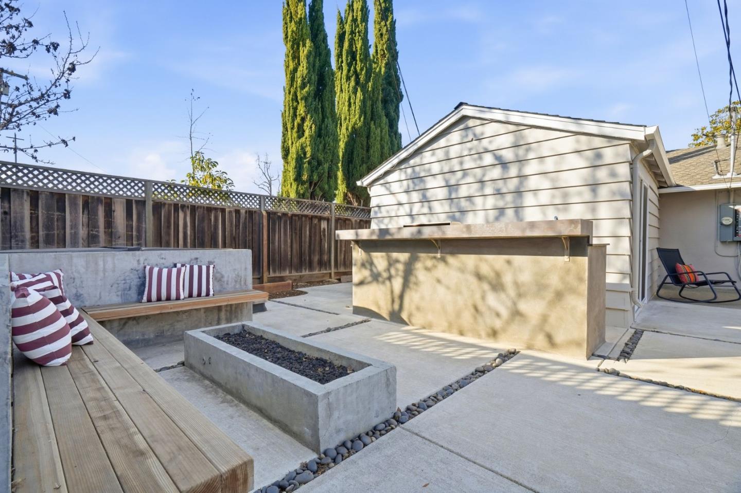 Detail Gallery Image 38 of 41 For 1090 Butte Ct, Sunnyvale,  CA 94087 - 3 Beds | 2 Baths