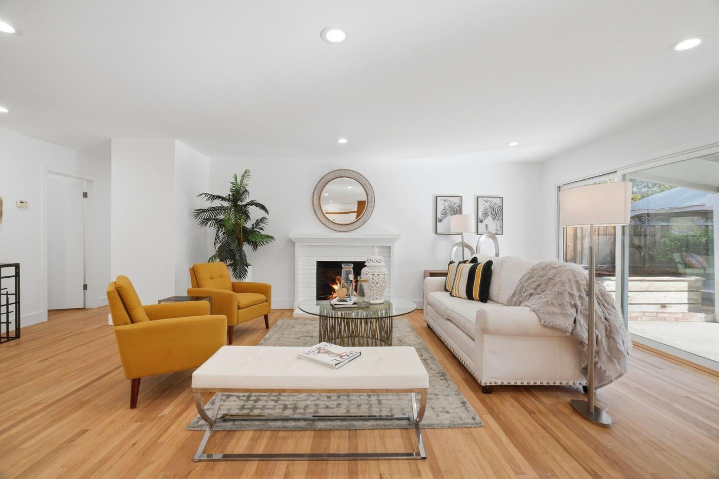 Detail Gallery Image 7 of 41 For 1090 Butte Ct, Sunnyvale,  CA 94087 - 3 Beds | 2 Baths