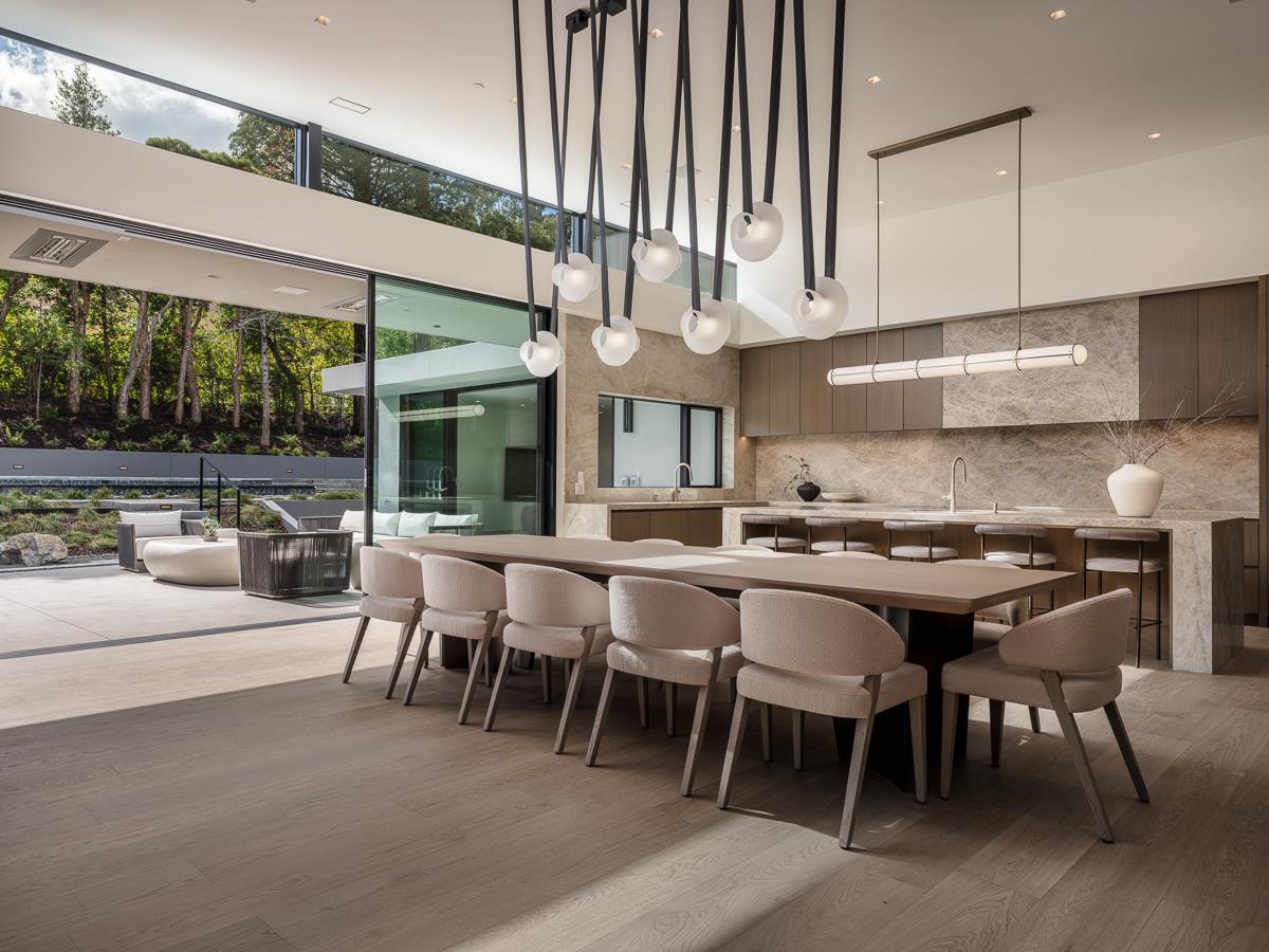 Detail Gallery Image 13 of 62 For 100 New Place Rd, Hillsborough,  CA 94010 - 9 Beds | 9/1 Baths