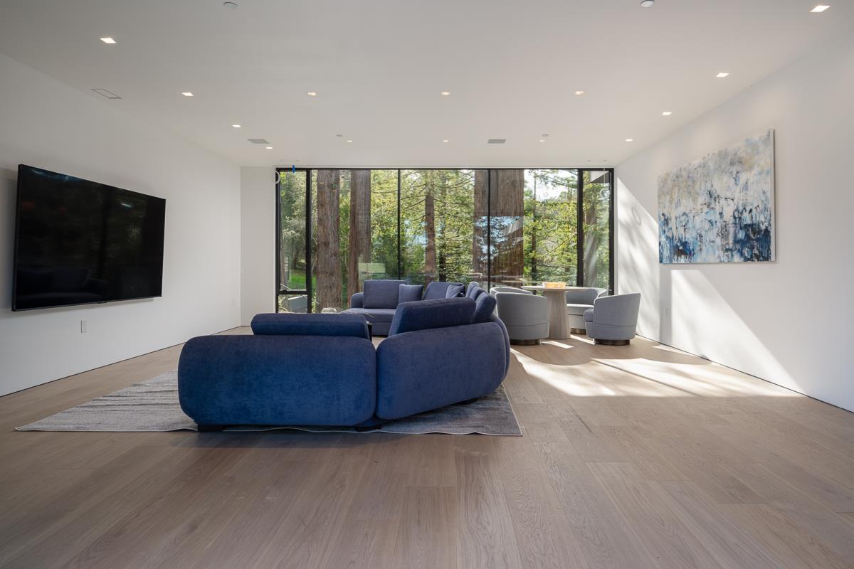 Detail Gallery Image 15 of 62 For 100 New Place Rd, Hillsborough,  CA 94010 - 9 Beds | 9/1 Baths